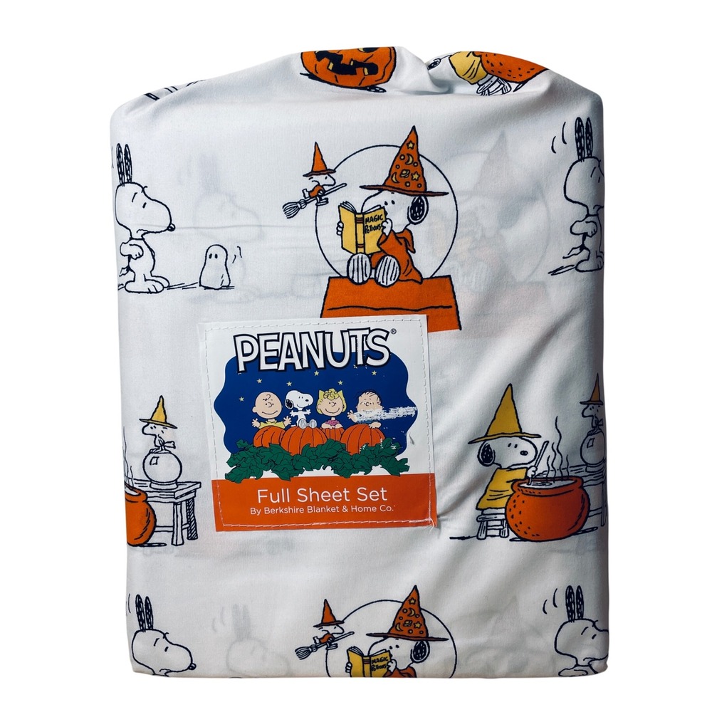 Peanuts Halloween Full Sheet Set Berkshire Blanket Snoopy Wizard Pumpkin White